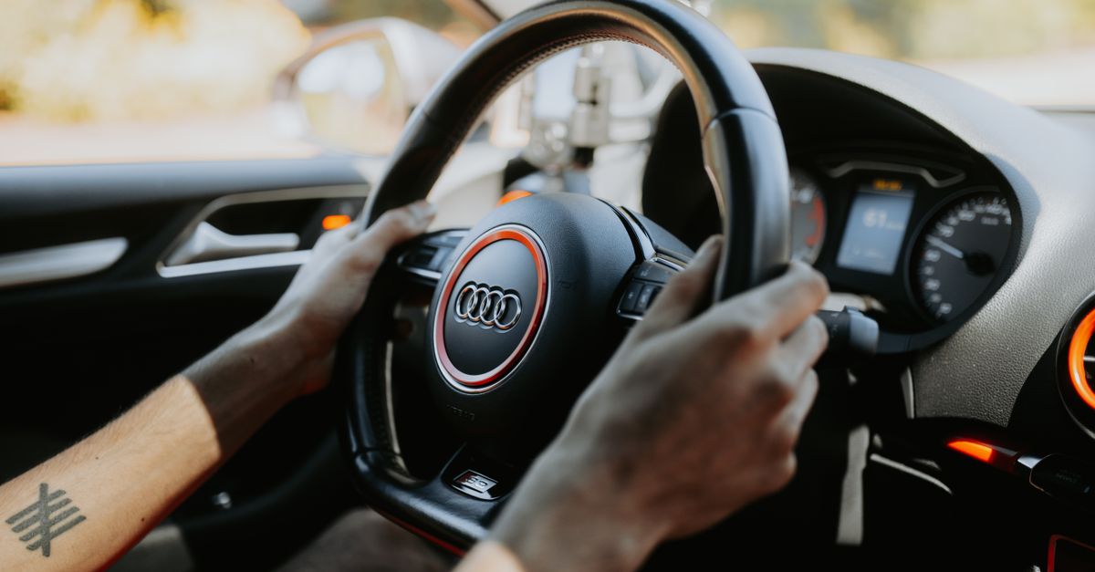 A Comparison of Automatic and Manual Driving Lessons