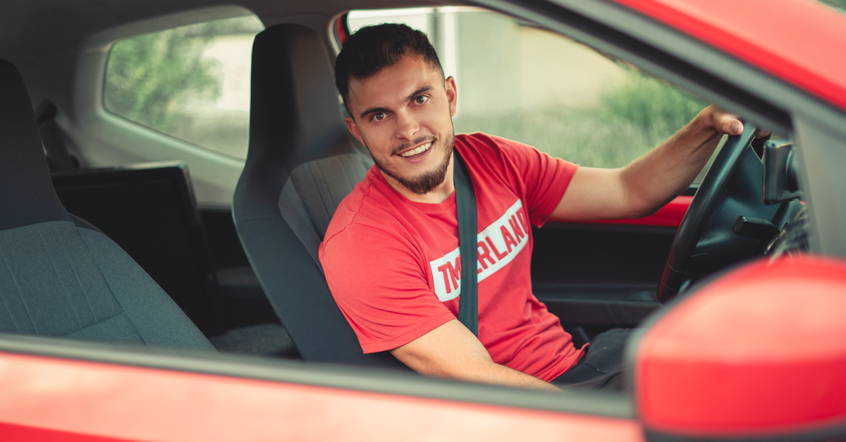 How to Select the Right Manual Driving Instructor in Adelaide